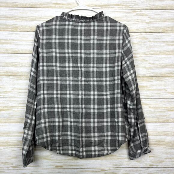 Cloth & Stone Grey Plaid V Neck Knit Top - Picture 6 of 7